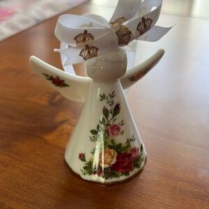 Royal Albert old country roses angel ornament